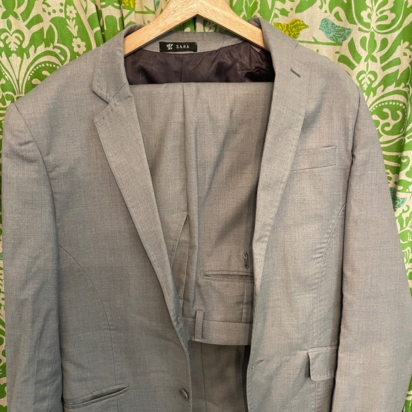Men’s Zara Suit size 50 Jacket; 34 Pant - Picture 1 of 4